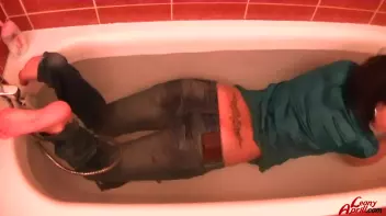 Take A Bath With Ferrera Screencap 32 on sinx.preview.netperv.com