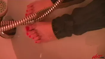 Take A Bath With Ferrera Screencap 36 on sinx.preview.netperv.com