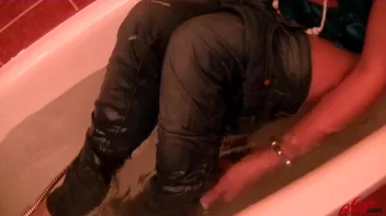 Take A Bath With Ferrera Screencap 59 on sinx.preview.netperv.com