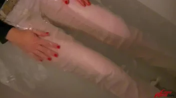 Savoring Every Moment Of Bath Time Screencap 44 on sinx.preview.netperv.com