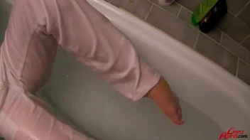 Savoring Every Moment Of Bath Time Screencap 45 on sinx.preview.netperv.com