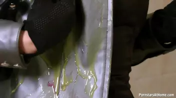 Designer Chick Shreds and Messes Screencap 18 on sinx.preview.netperv.com