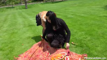 The Craziest Tourist Attraction In Town! Screencap 36 on sinx.preview.netperv.com