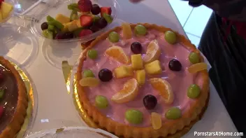 The Cake Party Disaster Screencap 5 on sinx.preview.netperv.com