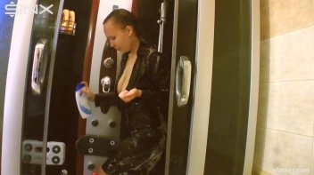 Solo Showering Seductress Screencap 40 on sinx.preview.netperv.com