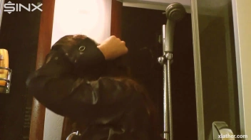 Solo Showering Seductress Screencap 6 on sinx.preview.netperv.com