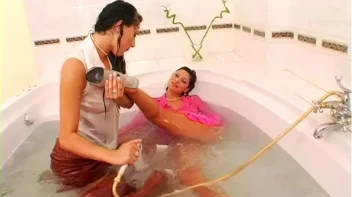 Sensual Shampoo In The Bath Screencap 73 on sinx.preview.netperv.com