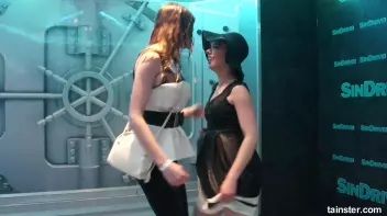 Sweet girls getting the wetlook Screencap 46 on sinx.preview.netperv.com