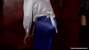 Public Femdom Fun Screencap 47 on sinx.preview.netperv.com