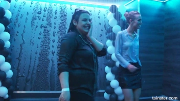 You See Me I Be Wet, Wet, Wet, Wet, Wet... Screencap 12 on sinx.preview.netperv.com