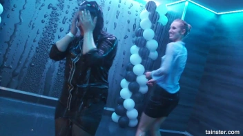 You See Me I Be Wet, Wet, Wet, Wet, Wet... Screencap 17 on sinx.preview.netperv.com