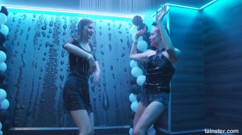 You See Me I Be Wet, Wet, Wet, Wet, Wet... Screencap 23 on sinx.preview.netperv.com