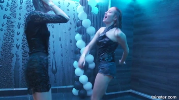 You See Me I Be Wet, Wet, Wet, Wet, Wet... Screencap 25 on sinx.preview.netperv.com