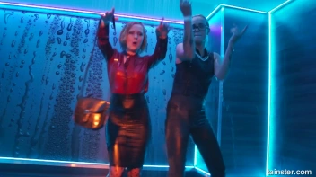 You See Me I Be Wet, Wet, Wet, Wet, Wet... Screencap 36 on sinx.preview.netperv.com