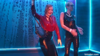 You See Me I Be Wet, Wet, Wet, Wet, Wet... Screencap 47 on sinx.preview.netperv.com