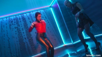 You See Me I Be Wet, Wet, Wet, Wet, Wet... Screencap 52 on sinx.preview.netperv.com