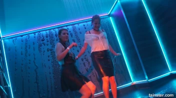 You See Me I Be Wet, Wet, Wet, Wet, Wet... Screencap 73 on sinx.preview.netperv.com