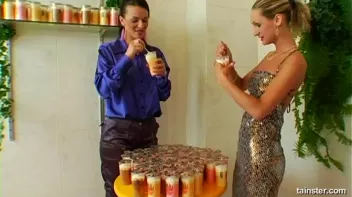 Pudding Factory Food Fight Screencap 2 on sinx.preview.netperv.com