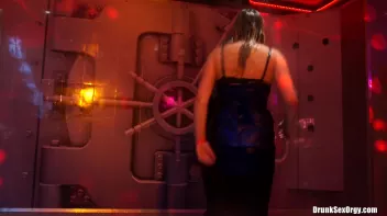 Valentine's Day Vaginas Part 3 - Shower Cam Screencap 59 on sinx.preview.netperv.com