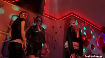 Valentine's Day Vaginas Part 3 - Shower Cam Screencap 6 on sinx.preview.netperv.com