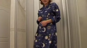 Golden Shower Me By The Showers Screencap 3 on sinx.preview.netperv.com