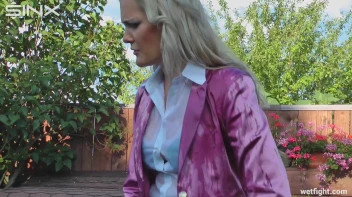 Blonde Fights Her Maid In The Pool Screencap 19 on sinx.preview.netperv.com