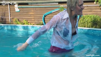 Blonde Fights Her Maid In The Pool Screencap 60 on sinx.preview.netperv.com