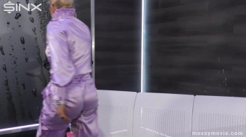 Feisty Blondes' Messy Milkshake Rumble Screencap 16 on sinx.preview.netperv.com