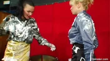 Massive, Sexy Foam Fight Screencap 12 on sinx.preview.netperv.com