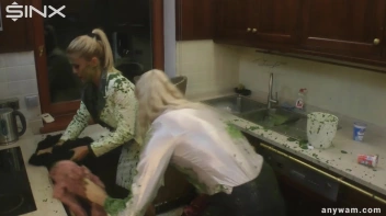 Wet and Messy Babes' Food Catfight Screencap 78 on sinx.preview.netperv.com