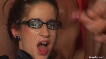 The Centre of Attention Screencap 86 on sinx.preview.netperv.com