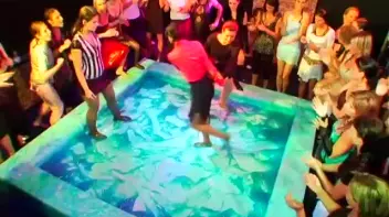 Blue Gel Fight Does the Trick! Screencap 18 on sinx.preview.netperv.com