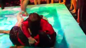 Blue Gel Fight Does the Trick! Screencap 34 on sinx.preview.netperv.com