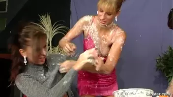 Food Fight At A Restaurant Screencap 27 on sinx.preview.netperv.com