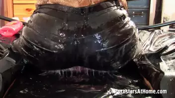 Gina's Gooey Fetish Show Screencap 62 on sinx.preview.netperv.com