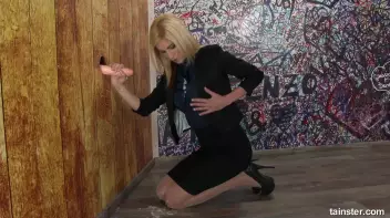 Fancy blondie Bianka gets facialized Screencap 16 on sinx.preview.netperv.com