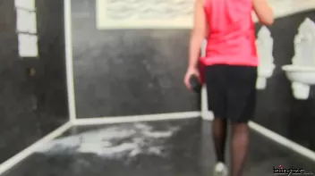 She Won't Miss Out On This SlimeWave Special Offer! Screencap 1 on sinx.preview.netperv.com