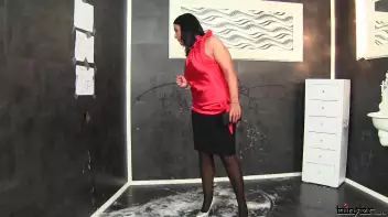 She Won't Miss Out On This SlimeWave Special Offer! Screencap 6 on sinx.preview.netperv.com