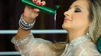 Shampoo Sensuality Screencap 38 on sinx.preview.netperv.com