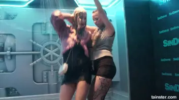 Sexy ladies getting wetter and wetter Screencap 72 on sinx.preview.netperv.com