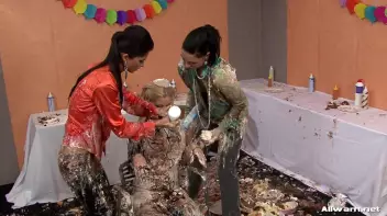 When Birthdays Turn Messy Screencap 46 on sinx.preview.netperv.com