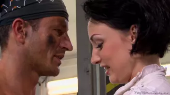 Leaking Fluids Screencap 12 on sinx.preview.netperv.com