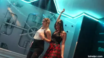 Allwam babes sharing their wet fun Screencap 18 on sinx.preview.netperv.com