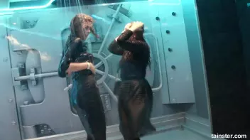 Allwam babes sharing their wet fun Screencap 47 on sinx.preview.netperv.com