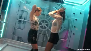 Allwam babes sharing their wet fun Screencap 70 on sinx.preview.netperv.com
