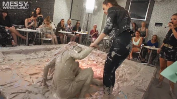 Muddy Wrestling: Jean Dreams Lola vs. Jesica Screencap 94 on sinx.preview.netperv.com