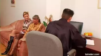 Juicy, Piss-Spraying Twats Screencap 1 on sinx.preview.netperv.com