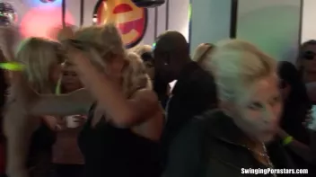 All-Night Love Lounge Part 1 - Shower Cam Screencap 31 on sinx.preview.netperv.com