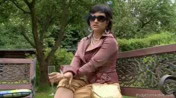 Give This Maid The Lesbo Test! Screencap 4 on sinx.preview.netperv.com