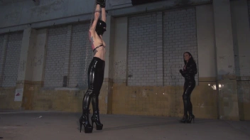 Die Latexsklavin ausgekitzelt Screencap 1 on sinx.preview.netperv.com